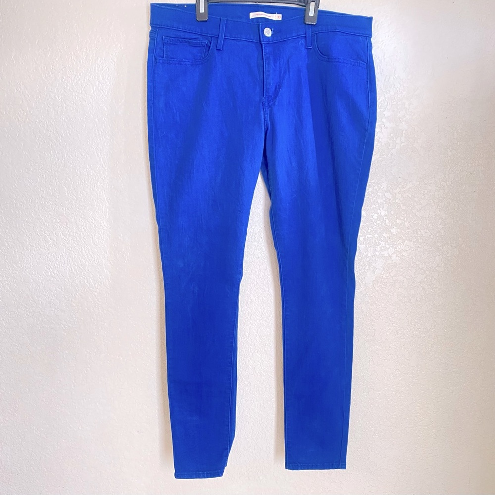 Levi’s rare blue 710 jeans